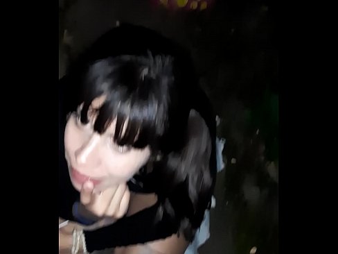 ❤️ سڑک پر کینڈی کے بدلے عضو تناسل کی سوجن ❌ ہم پر
